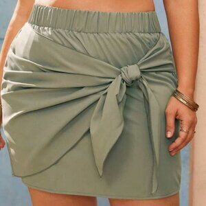 Elastic-waist knot front skirt
